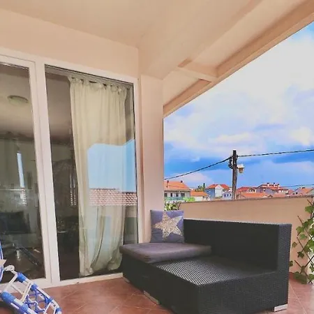 Nika Sa Jacuzzijem *