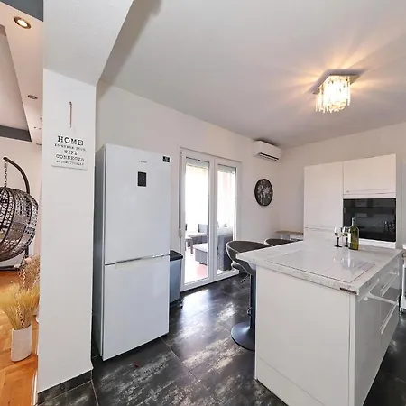 Lejlighed Nika Sa Jacuzzijem *